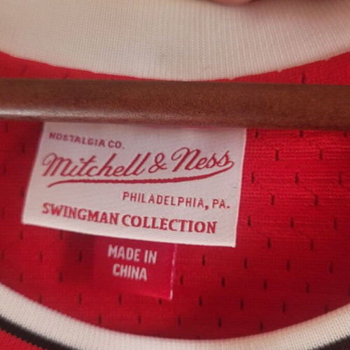 NBA Bulls 1997-98 Mitchell & Ness XL jersey new, authentic swingman