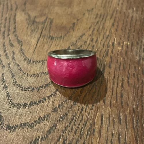 Fuchsia ring used with silver shade