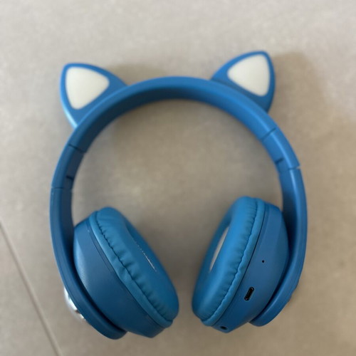 Stitch wireless headphones like new