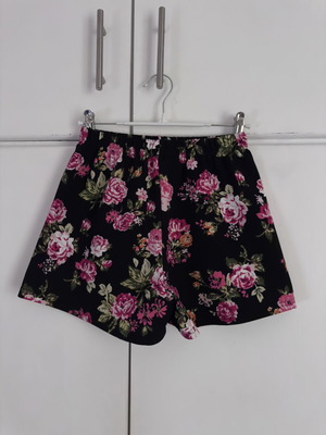 Floral shorts new, black and multicolor, one size