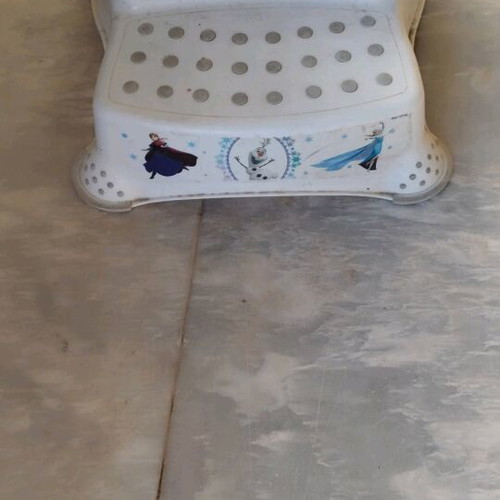 Double bathroom step stool Frozen Elsa Winter White like new