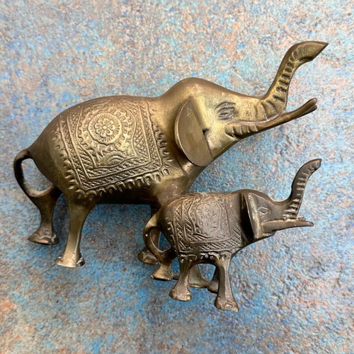 Vintage solid brass mother and baby elephant figurine used