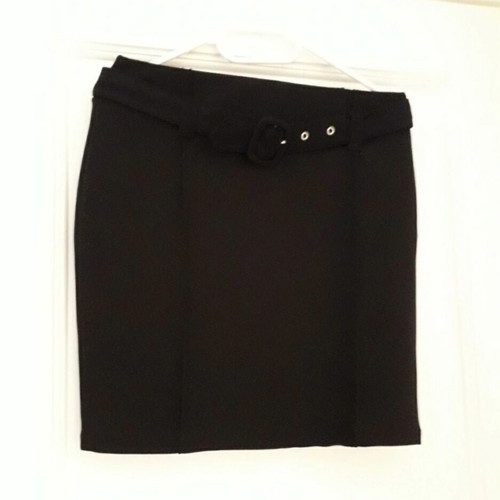 Pink Woman black skirt like new, size L