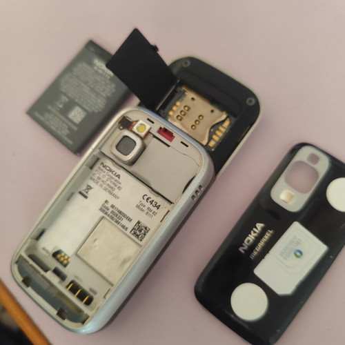 Nokia 6111 used, silver, up to 7.9 MP camera