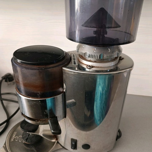 Bezerra professional coffee grinder used