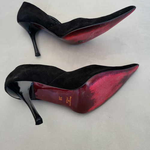 Black suede Italian pumps size 38 like new