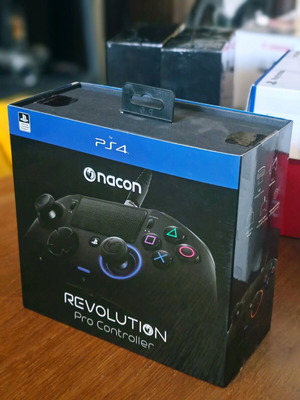 Nacon Revolution Pro Controller for PS4 new, boxed, unused