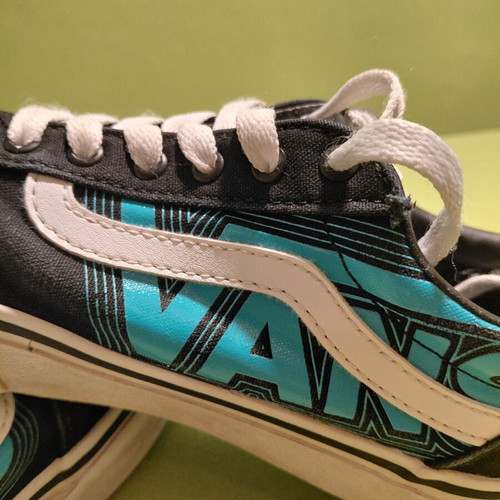 Vans YT Ward Glow sneakers size 34 like new, neon blue and black