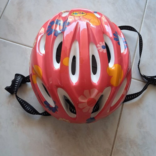 Pink adjustable children's helmet