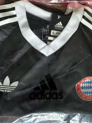 Bayern GK Jersey brand new with tags
