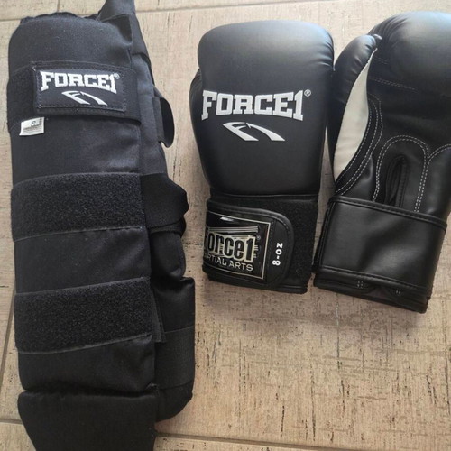 Kick boxing full set for kids like new, Force1