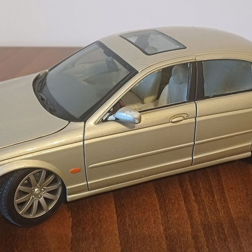 Maisto Jaguar S-Type 1/18 used model car with minor wear