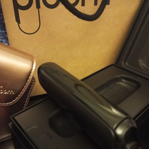 Ploom device like new with unique carrying pouch