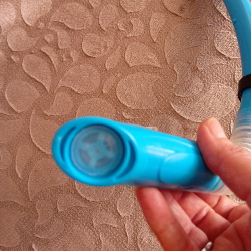 Children's silicone snorkel with purge valve