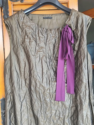 Sisley sleeveless midi dress like new khaki with purple ribbon