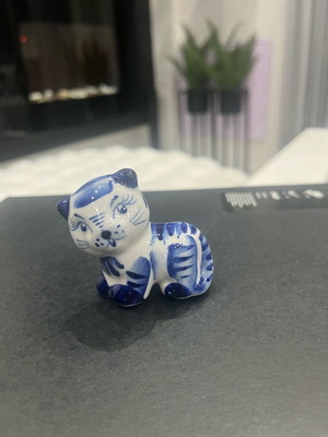 Handmade cat miniature like new