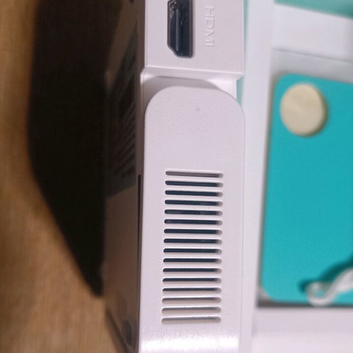 ViewSonic projector with JBL speaker and built-in battery like new