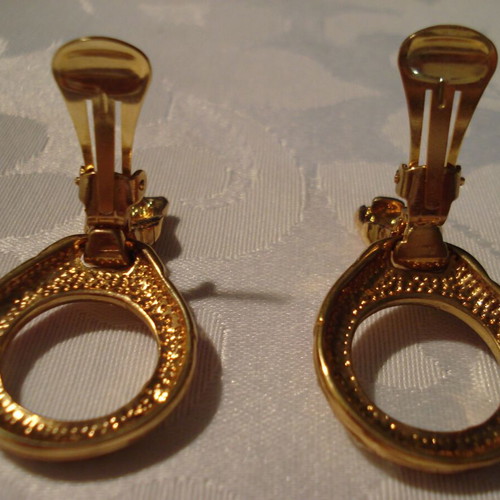 Vintage earrings with clips like new
