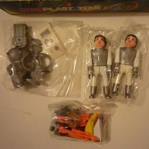 Pyroplast Airgam Boys Space Series 1985 box with 2 figures new
