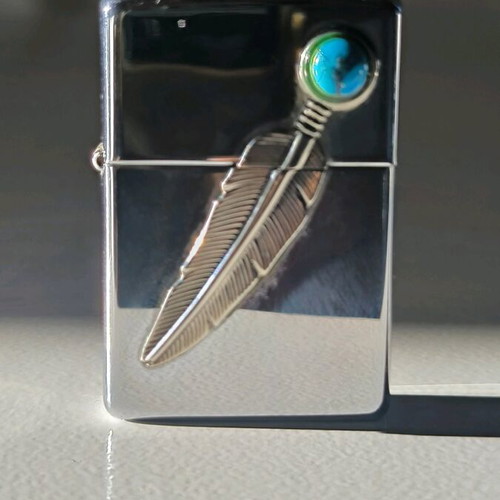 Zippo lighter like new in excellent condition
