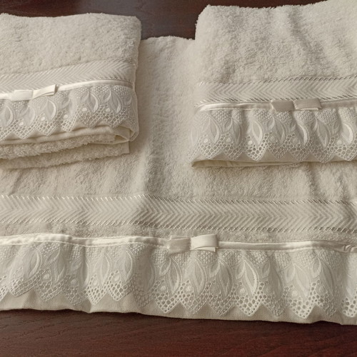 Bathrobe and towel set made of Egyptian cotton, new