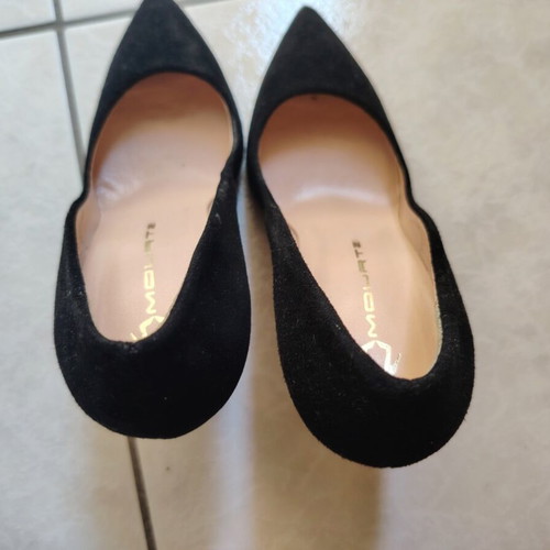 Mourtzi black suede pumps size 38