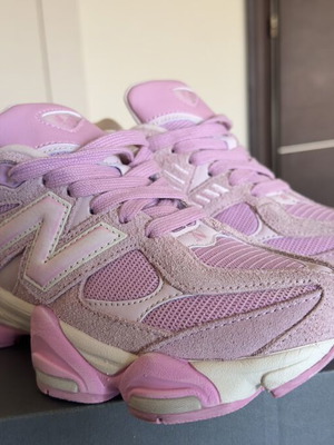 New Balance 9060 sneakers new with box, size 37.5, pink
