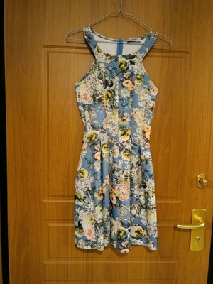 Floral φόρεμα Pull & Bear No M, στενή γραμμή, σαν καινούργιο