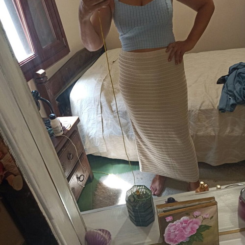 Knitted long skirt like new, beige, size L