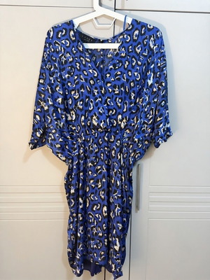 Lynne dress like new, wrap style with V neckline and kimono sleeves
