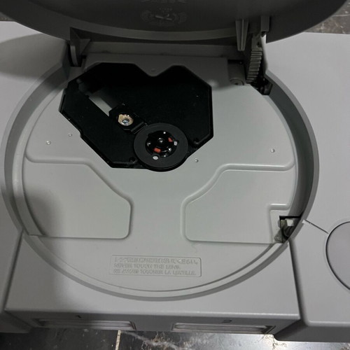 PlayStation 1 like new with 5 games and Sony controller