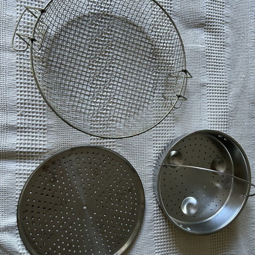 Metal strainers set of 3 like new for pots and vegetables