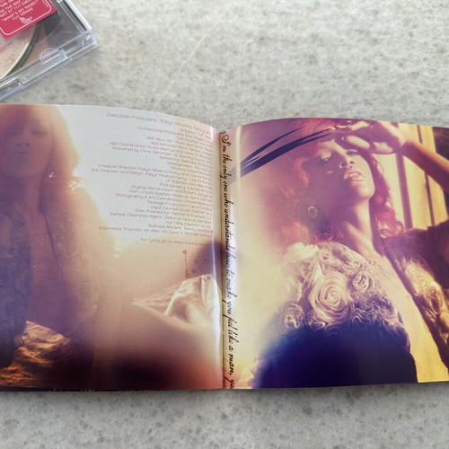 Rihanna Loud Deluxe Edition CD and DVD like new