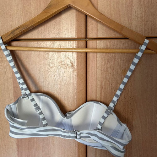 H&M bikini top like new, size 75A, white and grey