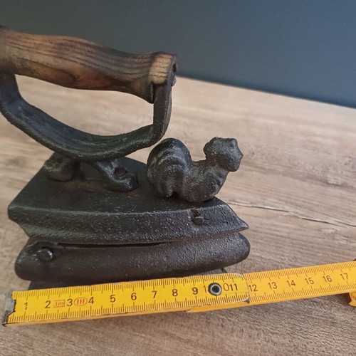 Cast iron iron used, vintage toy