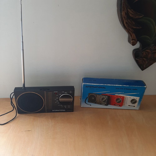 International Model 833 Vintage Portable Radio like new