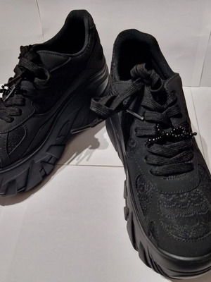 Αθλητικά παπούτσια Bershka y2k style μαύρα, καινούργια, μέγεθος 40