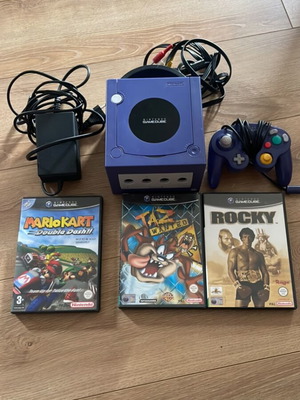 Nintendo GameCube like new with controller and 3 games Mario Kart, Rocky, Taz