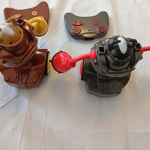 Remote Control Fighting Robots used, set of 2 with controllers