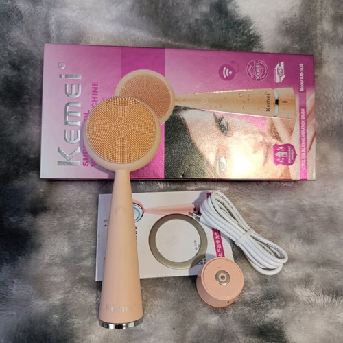Electric Facial Cleansing Brush silicone with vibration head