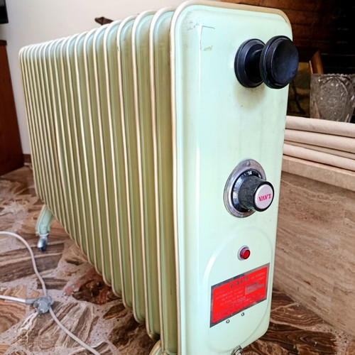 Lava electric oil radiator 2500w used, adjustable thermostat