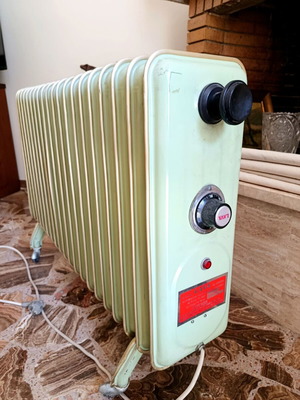 Lava electric oil radiator 2500w used, adjustable thermostat