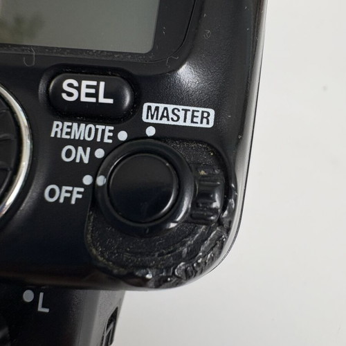 Nikon SpeedLight SB-700 flash unit