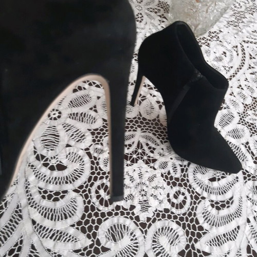 Luxury Fardoulis ankle boots 38 new, black suede with leather sole