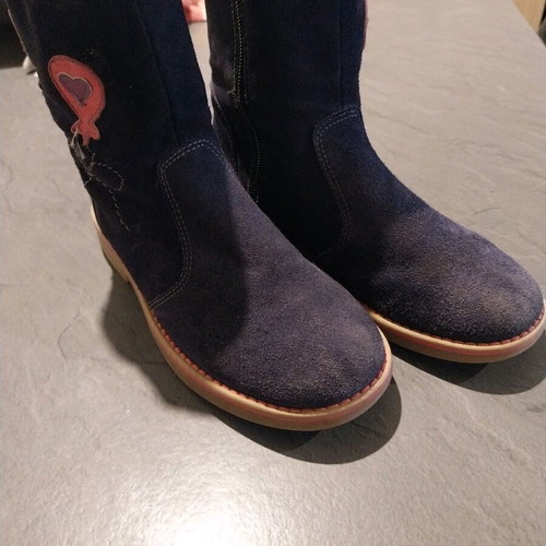 Amica boots size 31 like new, blue suede with arch support