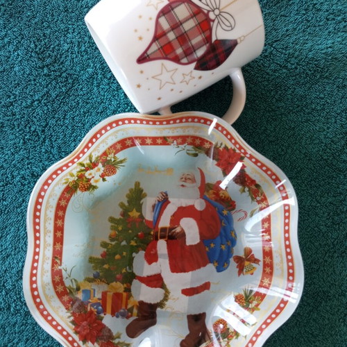 Christmas plate and cup set new