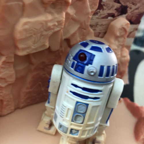 Star Wars R2-D2 Talking Figure 3.3/4 Inches used with Diorama and Magnet