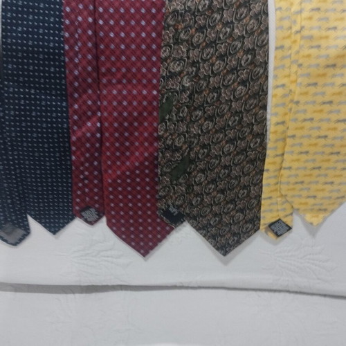 Branded men's ties pack of 8 used, 100% silk