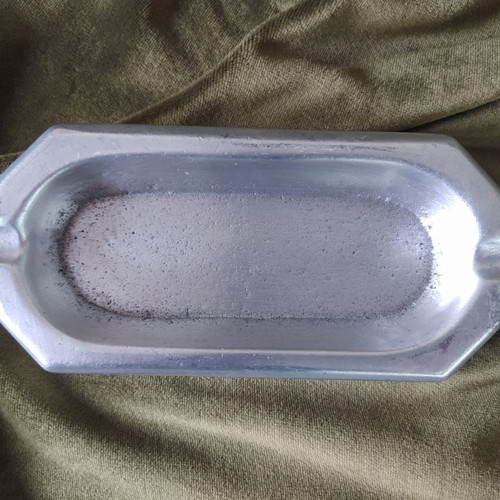 Set of 2 vintage rectangular tin ashtrays like new