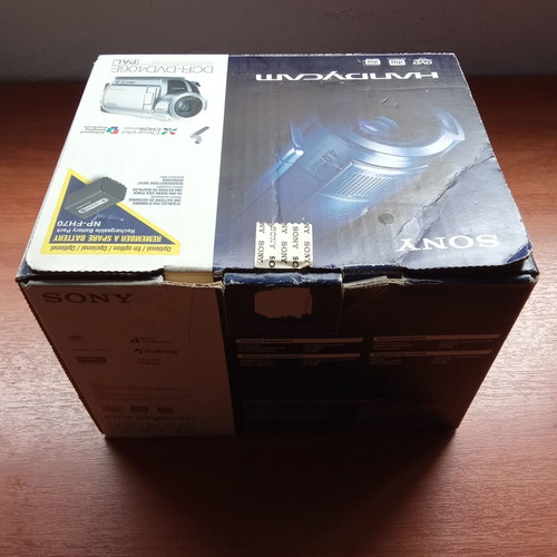 Sony DCR DVD 406 E video camera from 2000 like new